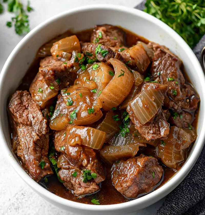 Slow Cooker Steak with Onion Soup Mix: An Easy and Delicious Recipe