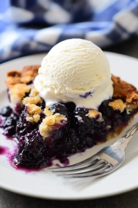 Slow Cooker 4-Ingredient Lemon Blueberry Dump Cake