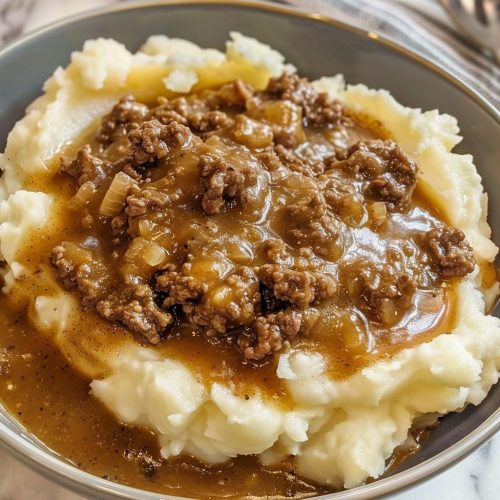 Ground Beef and Gravy Over Mashed Potatoes
