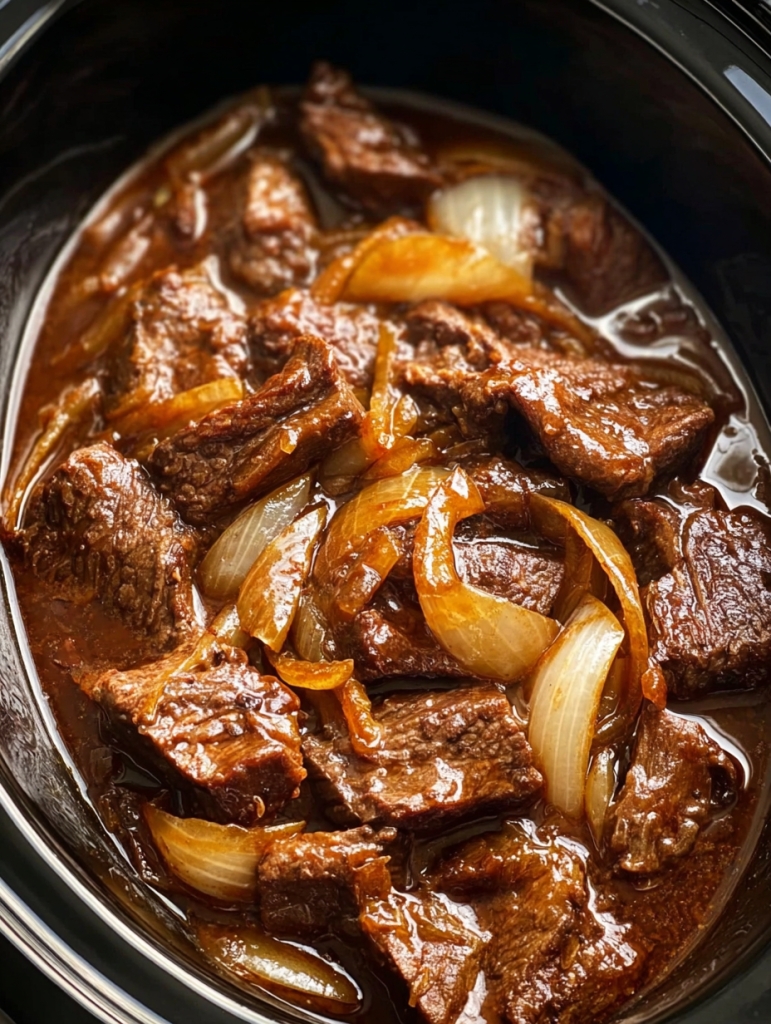 Slow Cooker French Onion Pot Roast: A Cozy Classic With a French Twist