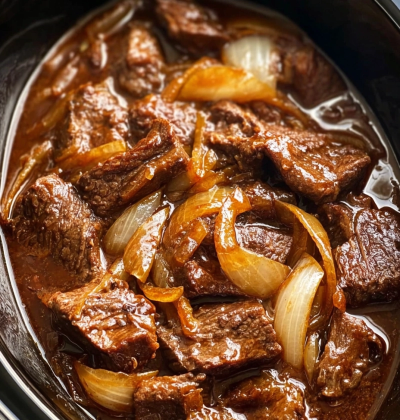 Slow Cooker French Onion Pot Roast: A Cozy Classic With a French Twist