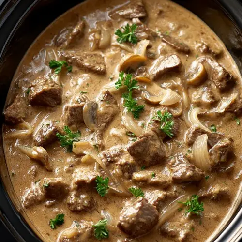 Slow Cooker 4-Ingredient Beef Stroganoff Pasta