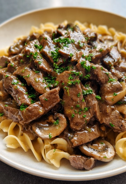Slow Cooker Creamy Beef Stroganoff