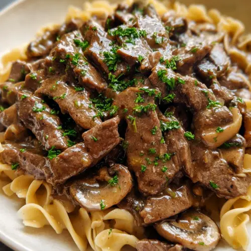Slow Cooker Creamy Beef Stroganoff