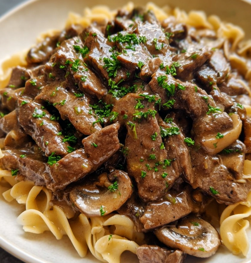 Slow Cooker Creamy Beef Stroganoff