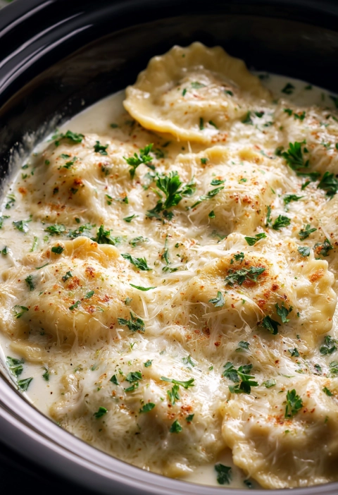 Slow Cooker Creamy Chicken Alfredo Ravioli Bake
