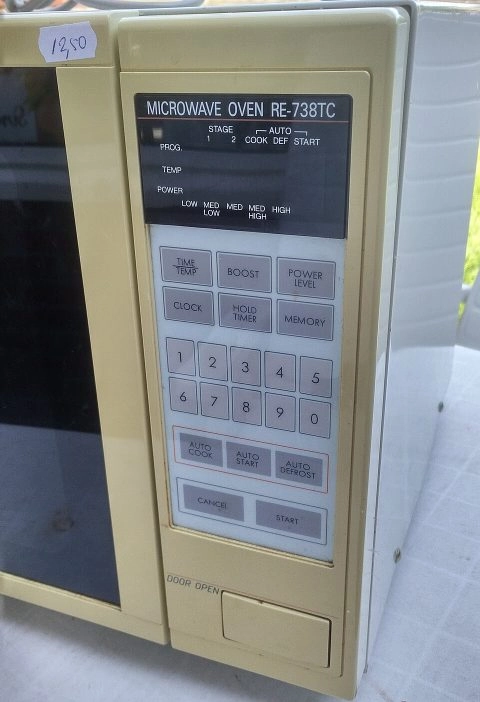 That One Microwave Button I Didn't Use Until I Turned 60 — And Now I Swear By It
