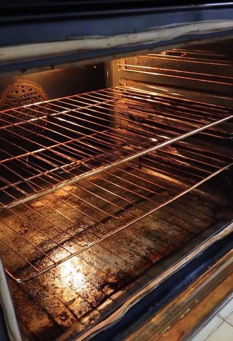 How to Clean Oven Racks Effortlessly (My Nana’s Secret Trick)