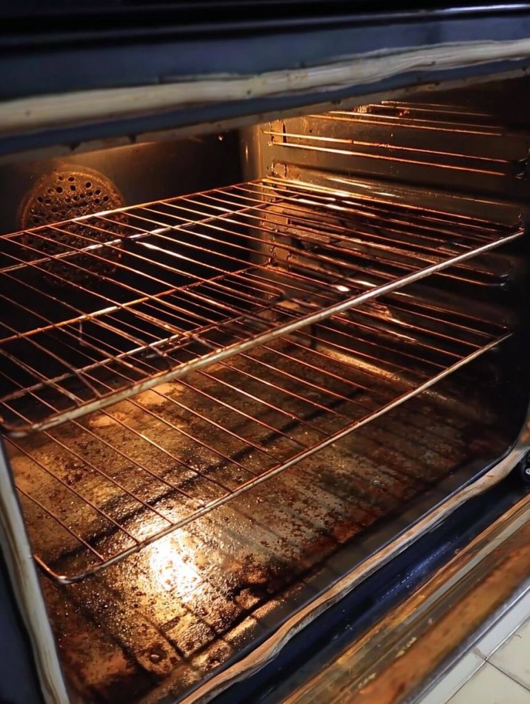 How to Clean Oven Racks Effortlessly (My Nana’s Secret Trick)