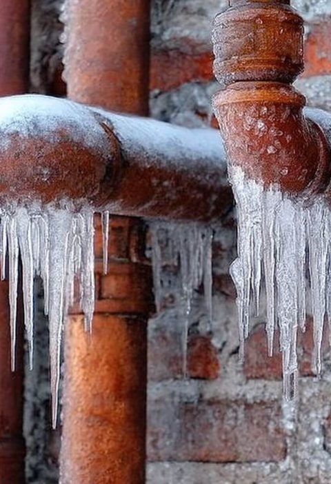 The Winter Trick That Saves My Aunt’s Pipes (and Sanity)
