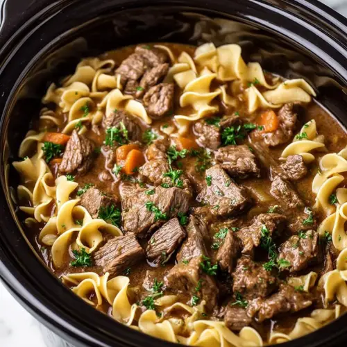 Slow Cooker Beef & Noodles
