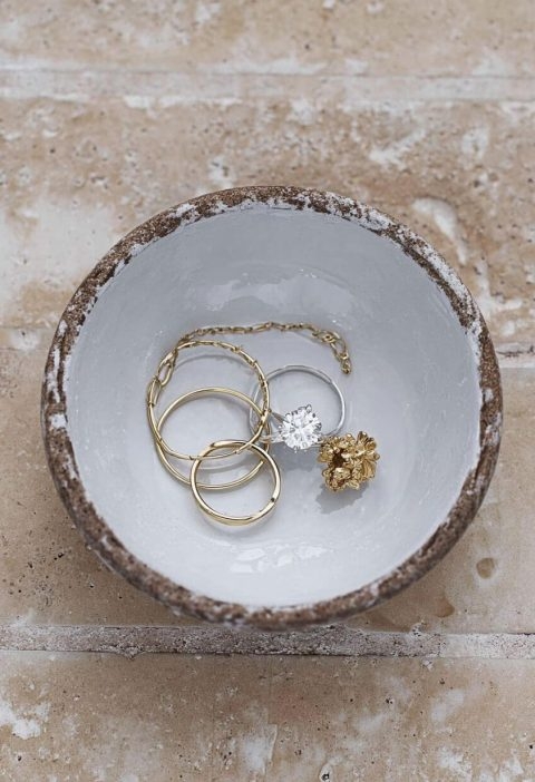 Nana’s One-Bowl Jewelry Shine Trick (Passed Down and Still Gold)