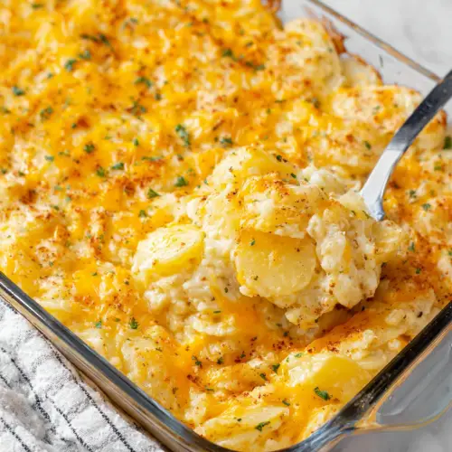 Cheesy Potato Casserole: The Kind of Dish That Disappears Before You Can Blink