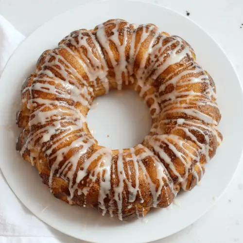 The Hawaiian Roll Bundt Cake I Can’t Stop Making (And Neither Will You)