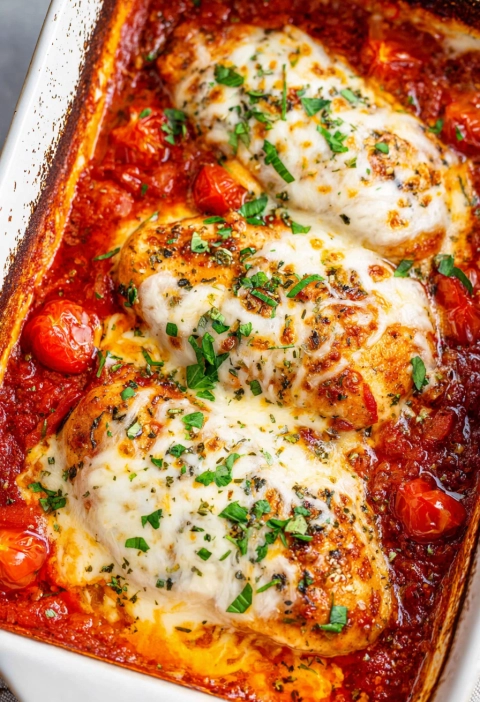 I Made This Cheesy Mozzarella Chicken Bake Last Night and… Yeah, You Need It Too