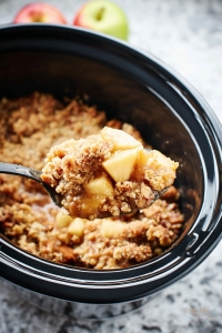 Slow Cooker 3-Ingredient Apple Cinnamon Dump Cake