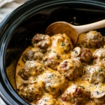 Slow Cooker Cheesy Corn and Broccoli