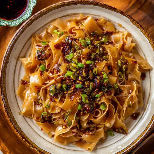 These 5-Minute Chili Noodles Saved My Night (and Sanity)