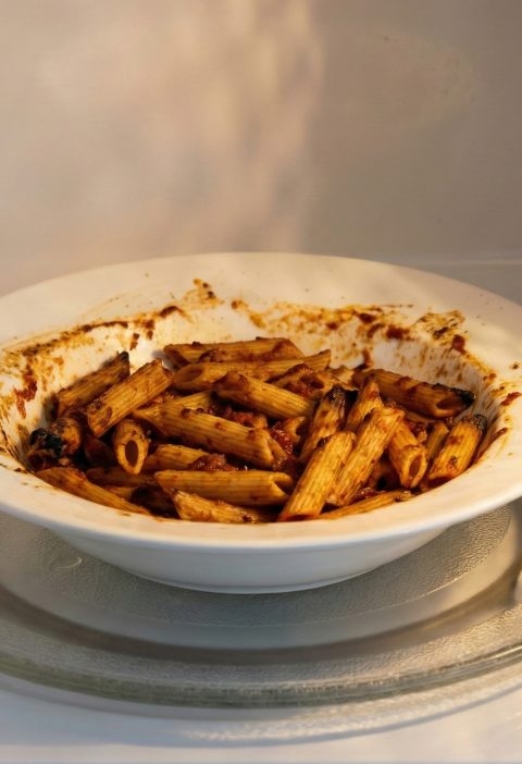 Why Reheated Leftovers Always Turn Dry and Weird (and What’s Actually Going On)
