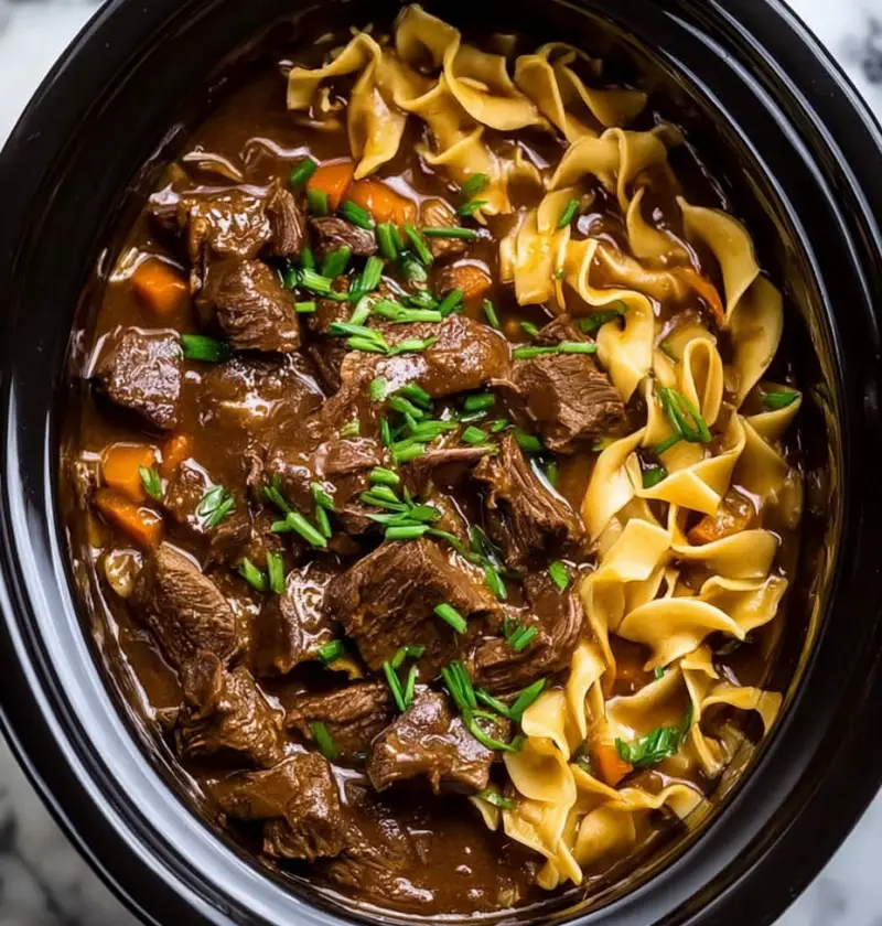 Slow Cooker Beef & Noodles
