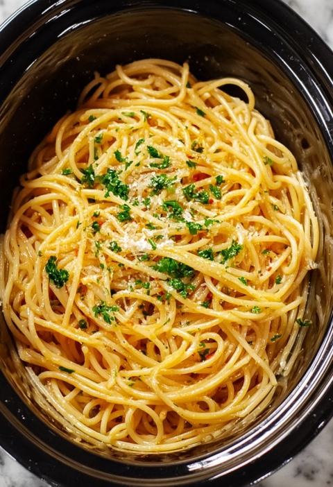 Slow Cooker Spaghetti Aglio e Olio