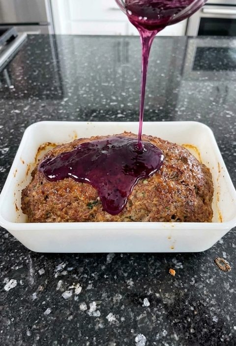 I Brushed My Meatloaf With Grape Jelly… and Honestly, I Didn’t Expect This