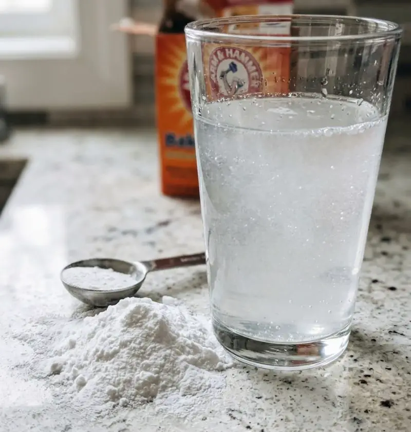 Lavender + Baking Soda in a Glass of Water? It Sounds Simple… But It Works