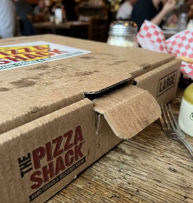 That Little Flap on Your Pizza Box? It’s Not Random (And You’ve Probably Been Ignoring It)