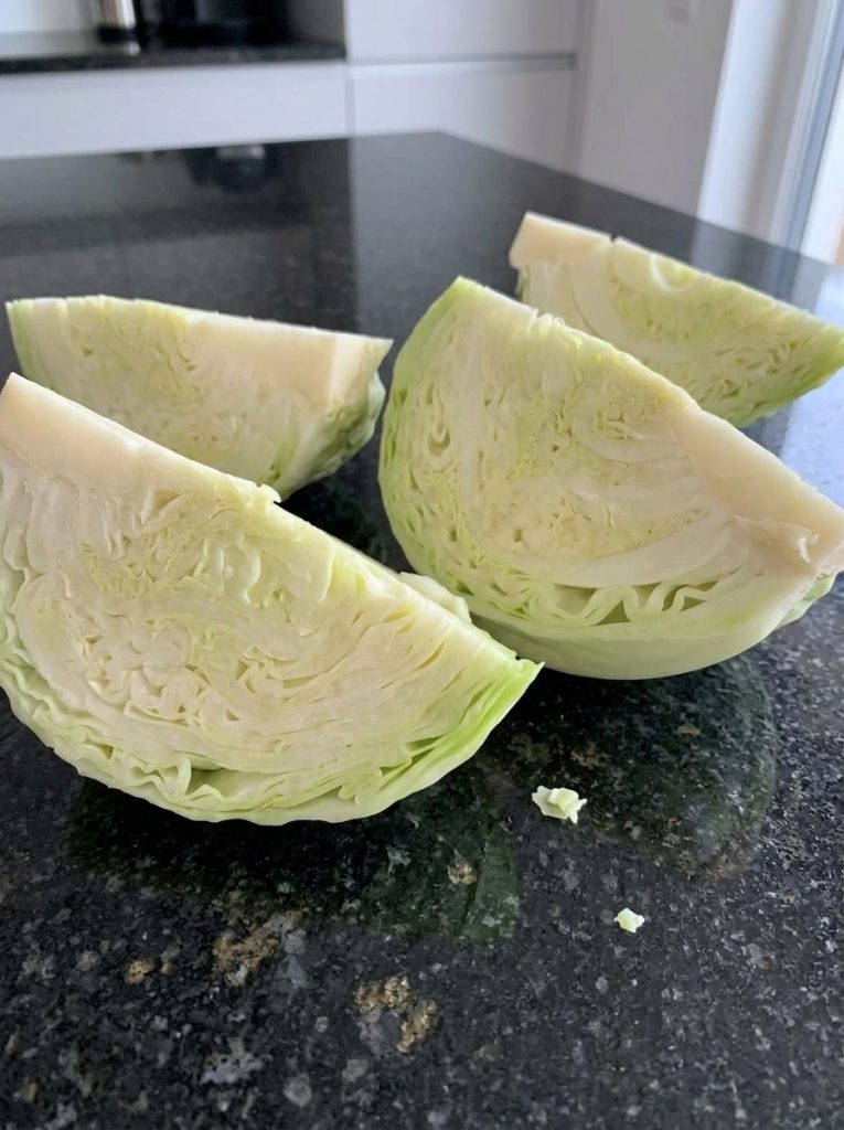 I Froze a Whole Head of Cabbage Instead of Boiling It… and Honestly, I Wasn’t Expecting This