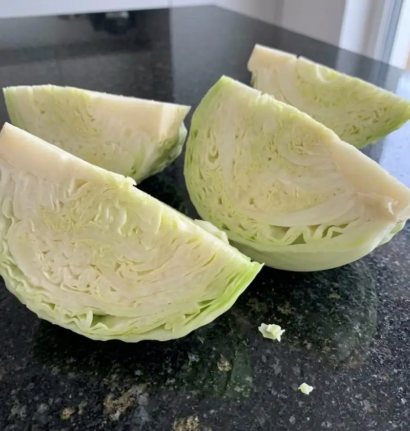 I Froze a Whole Head of Cabbage Instead of Boiling It… and Honestly, I Wasn’t Expecting This