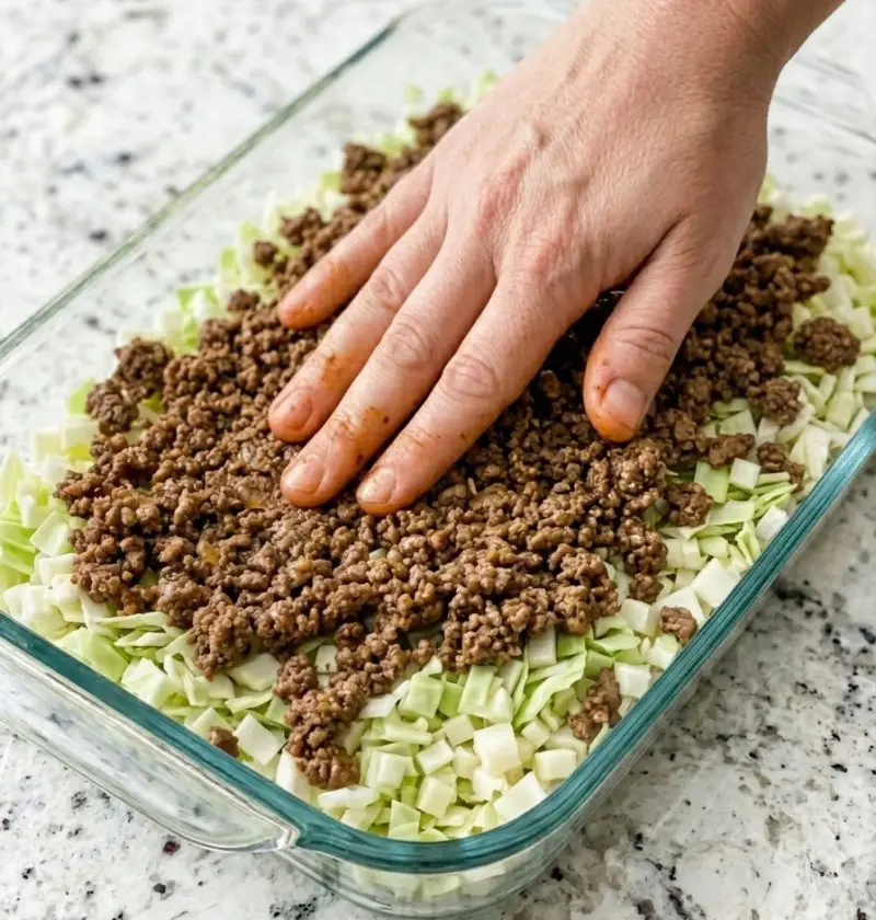Oven-Baked 6-Ingredient Beef and Cabbage Casserole