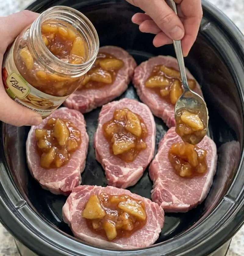 Slow Cooker 5-Ingredient Apple Pie Pork Chops