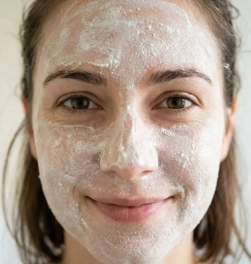 My Nana Used Baking Soda on Her Face for Years—Here’s Exactly How She Did It