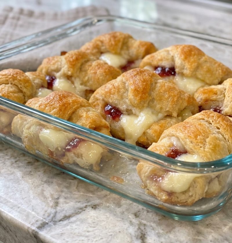 Oven Baked 3-Ingredient Crescent Brie Bites
