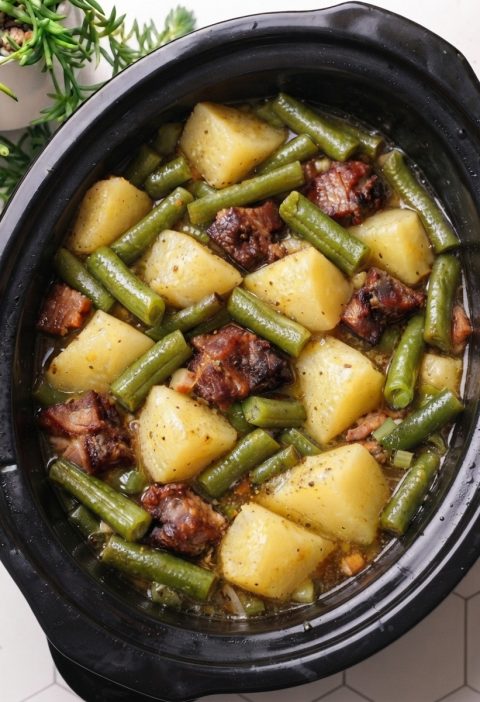 Slow Cooker Amish Potatoes and Green Beans