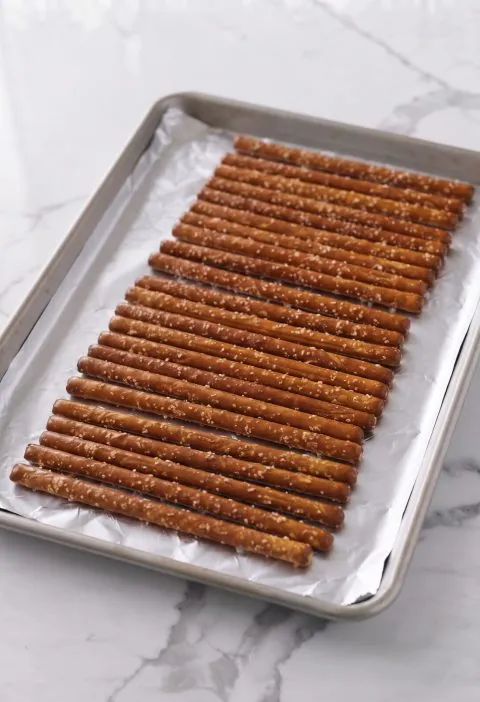 5-Ingredient Oven Baked End of Summer Pretzel Fruit Dessert