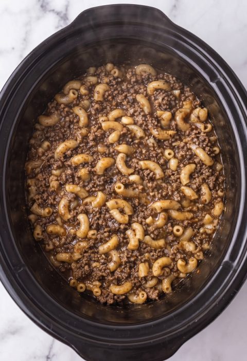 Slow Cooker 4-Ingredient Amish Beef Macaroni