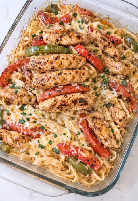 Oven Baked 4-Ingredient Chicken Fajita Pasta