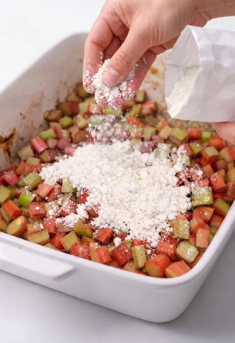 4-Ingredient Amish Rhubarb Crunch