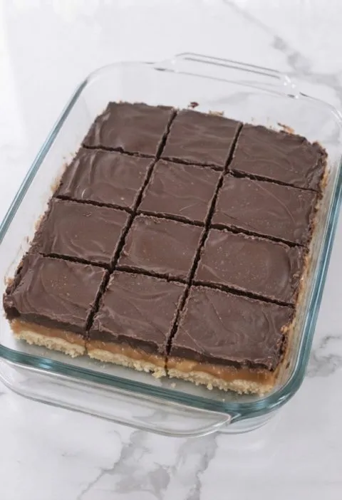 3-Ingredient Chocolate Caramel Bars