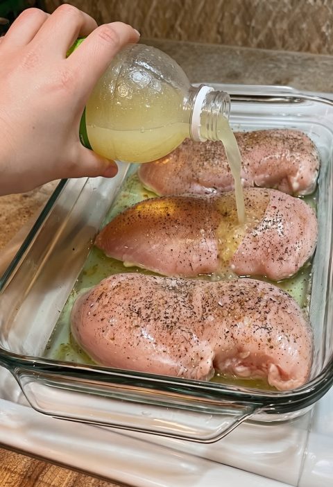 Amish-Style 4-Ingredient Lemon Baked Chicken