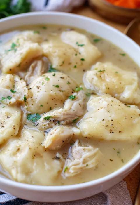 Old Fashioned Homemade Chicken & Dumplings