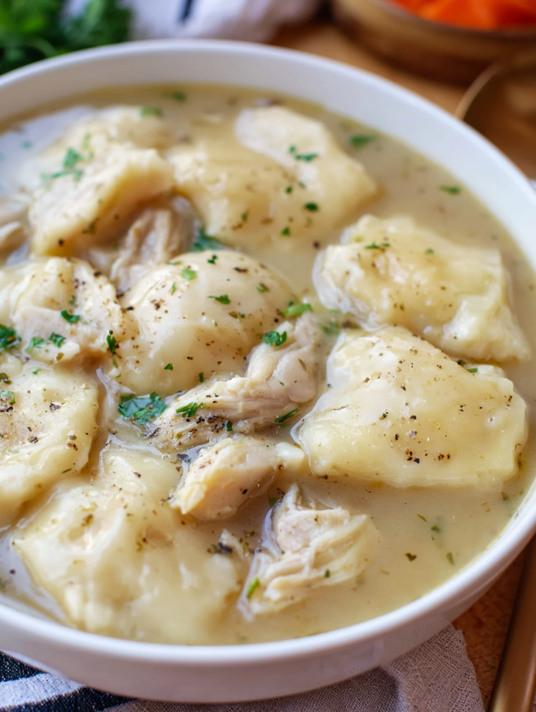 Old Fashioned Homemade Chicken & Dumplings