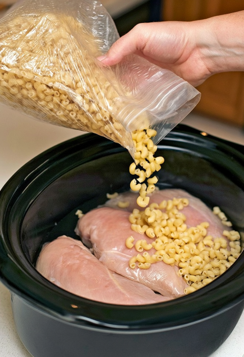 Slow Cooker 5-Ingredient Chicken and Macaroni