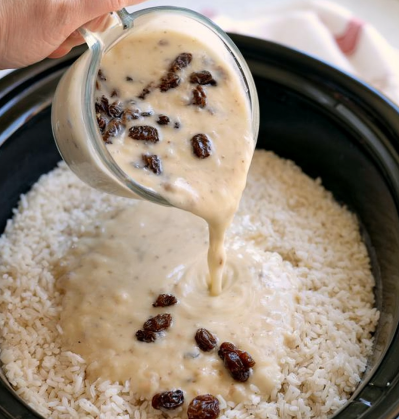 Slow Cooker Cinnamon Raisin Rice Pudding