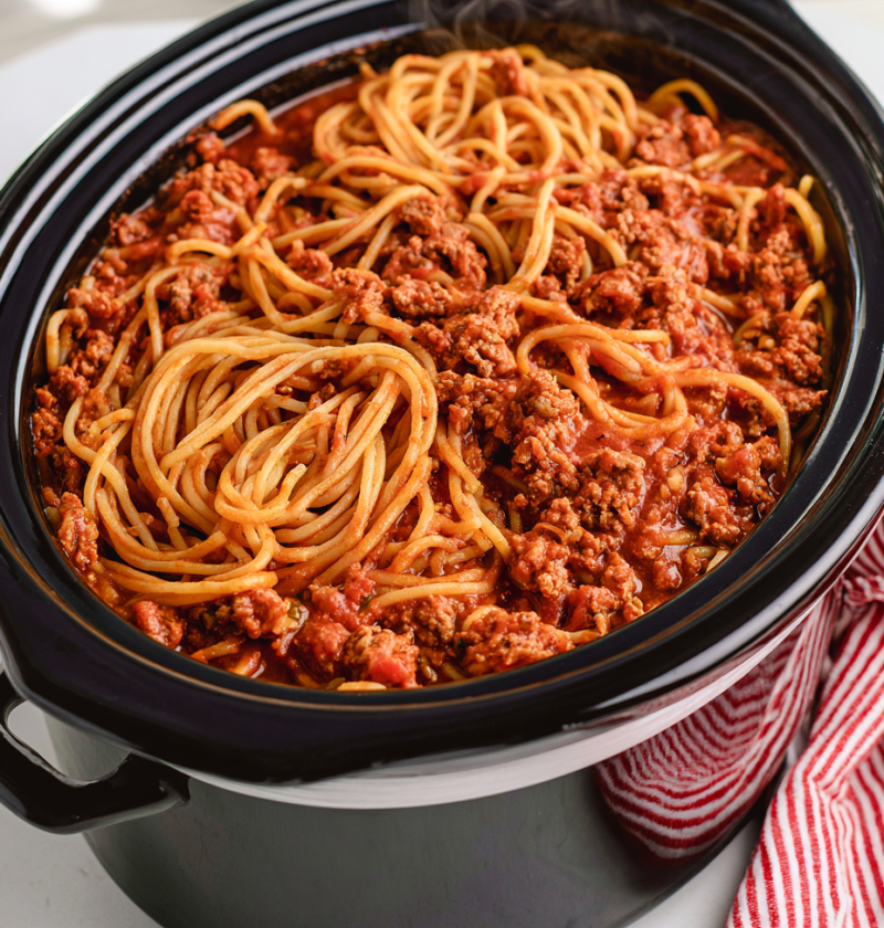 5-Ingredient Slow Cooker One Pot Spaghetti