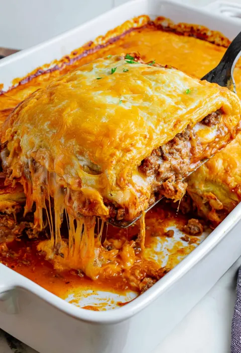 Oven Baked 4-Ingredient Beef Crescent Casserole