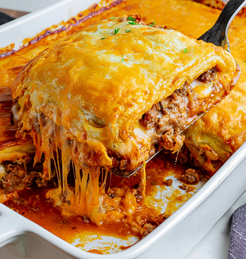 Oven Baked 4-Ingredient Beef Crescent Casserole