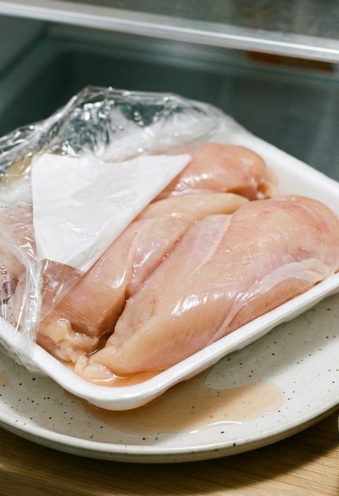 Thawing chicken in the fridge